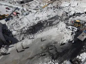 An explosion at a weapons depot in a rebel-held town in northwest Syria (Twitter)