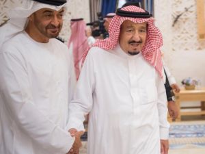 يرافق ولي عهد أبوظبي وفد رفيع المستوى، من بين أعضائه طحنون بن زايد آل نهيان، مستشار الأمن الوطني