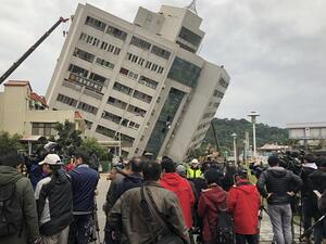 ارتفاع حصيلة ضحايا الزلزال إلى 4 قتلى و225 مصابا و145 مفقودا 