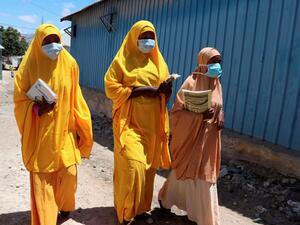 مجموعة من الأطباء والمتخصصين الصوماليين من جامعة مقديشو الوطنية تستعد للسفر لدعم الأطباء الإيطاليين.