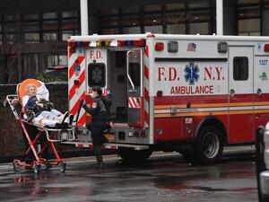 البنتاغون يرفض إخلاء حاملة طائرات موبوءة بكورونا