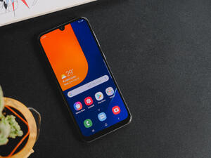 The 8 Best Smartphones for $300 or Less in 2022