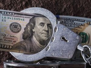 Markets tumble on US debt ceiling deal concerns