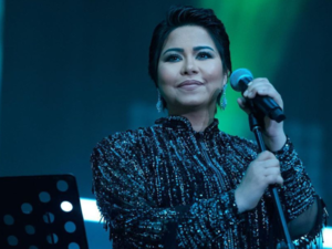 Sherine embarasses herself on stage