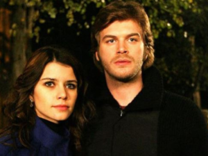 Beren Saat and Kıvanç Tatlıtuğ 