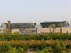 جامعة الإمارات تنظم معرض التوظيف والتدريب الافتراضي  2021