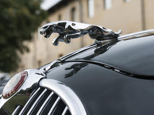  Jaguar Cars to Go All-Electric by 2025