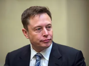 Musk Reveals 4-Wheel Steering in Tesla Cybertruck 