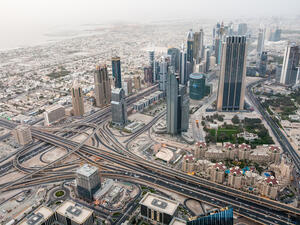 الامارات: مبيعات عقارات دبي تنتعش مع انخفاض الدولار