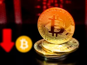 Bitcoin Plummets 7.7 Percent As Turkey Bans Crypto Payments