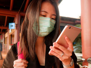 Unlike iPhone Users, Samsung Users Can Unlock Their Phones With Masks On