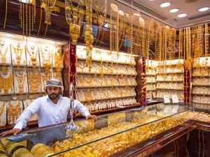 أسعار الذهب في الإمارات اليوم تنخفض