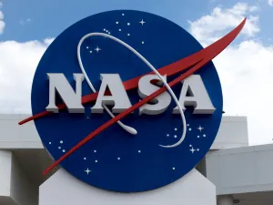 NASA's Rover Sends First Images After Historic Landing on Mars