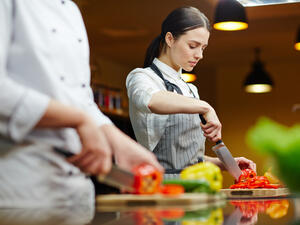 US Survey: Two Thirds of Restaurant Workers Lost Jobs Due to COVID-19 