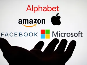 Tech Giants Threaten to Exit Hong Kong Over New Privacy Laws
