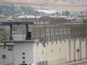 اسرائيل تمنع زيارات الأسرى و"جمعة غضب" تضامنا معهم في فلسطين