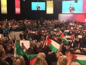 "العمال البريطاني" يدعو لعقوبات ضد اسرائيل وعباس يرحب