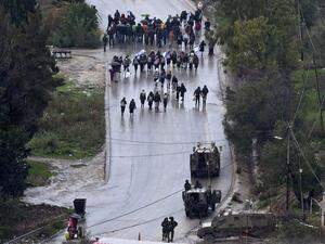 إصابة عشرات الفلسطينيين خلال هجمات للمستوطنين على قرية برقة بنابلس