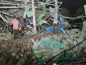 30 قتيلا وجريحا اثر انفجار وحريق بمصنع في بنغلادش