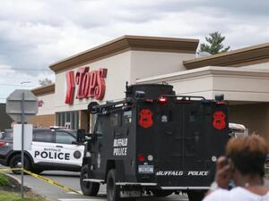 8 قتلى في اطلاق نار بمركز للتسوق بمدينة بوفالو في نيويورك