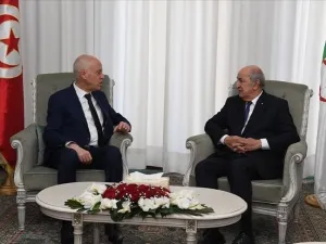 الرئيس الجزائري عبد المجيد تبون ونظيره التونسي قيس سعيّد 