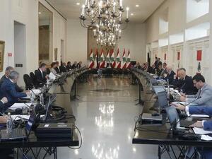 الحكومة اللبنانية تشكل وفدا للتفاوض مع صندوق النقد