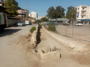 بلدة لبنانية تفرض حظر تجول على اللاجئين السوريين