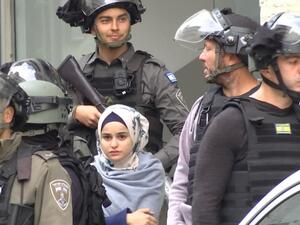 جنود اسرائيليون يعتقلون ابنة الشهيد ابو شخيدم