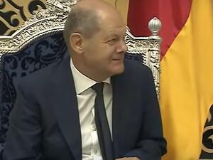 إصابة المستشار الألماني بكورونا عقب عودته من الخليج