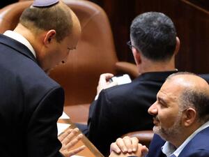 "القائمة العربية" تهدد باسقاط حكومة بينيت بسبب احداث الاقصى