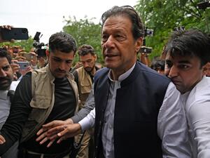 باكستان.. محكمة الإرهاب تفرج "مؤقتا" عن عمران خان