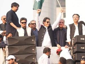 مقتل صحفية دهستها مركبة عمران خان