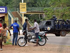 انقلابيو غينيا يعلنون القبض على الرئيس وحل المؤسسات