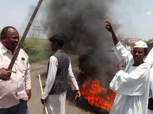 تصاعد الاحتجاحات شرقي السودان ومتظاهرون يغلقون مطار كسلا
