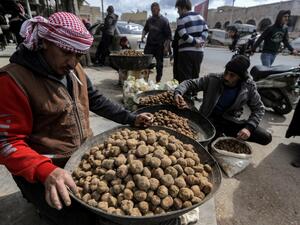 داعش يذبح 15 شخصا وسط سوريا