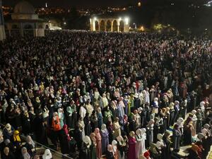 250 ألف مصل يحيون ليلة القدر في الأقصى
