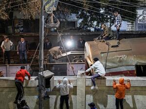 ارتفاع عدد ضحايا حادث اصطدام القطار في مصر الى اربعة قتلى