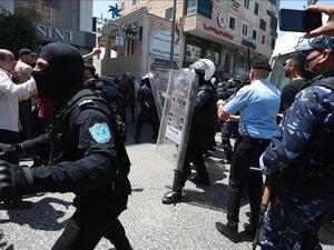 اعتقال مشاركين بوقفة تطالب بمحاسبة قتلة نزار بنات في رام الله