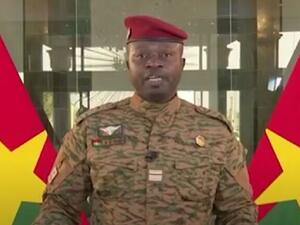 انقلابيو بوركينا فاسو ينصبون زعيمهم رئيسا للبلاد