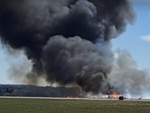 تحطم طائرتين عسكريتين بعد اصطدامهما في الجو بولاية دالاس (فيديو)