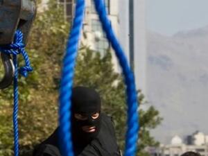 إيران تشنق جثة رجل ميت !