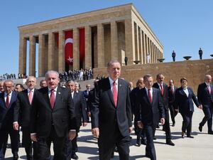 أردوغان يهدد باجتياح الجزر المتنازع عليها مع اليونان