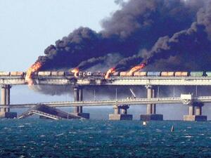 استئناف حركة القطارات والسيارات على جسر القرم