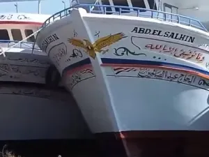 السعودية تحتجز سفينتين مصريتين على متنهما عشرات الصيادين 