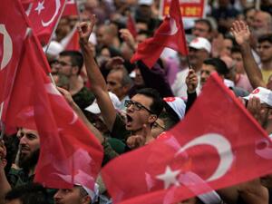 الالاف يتظاهرون في تركيا للمطالبة بحظر انشطة المثليين جنسيا
