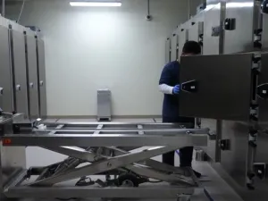 موظفة مشرحة تنشر صور الجثث على الإنترنت