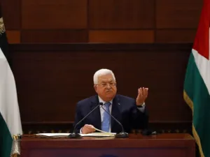 عباس يطالب الجامعة العربية بالتأكيد على مبادرة السلام العربية