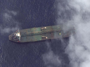 صورة جوية للناقلة قبالة ميناء طرطوس