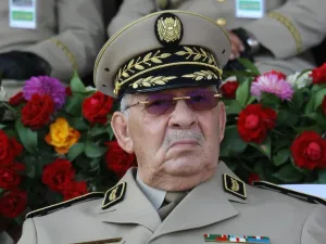 الفريق أحمد قايد صالح قائد