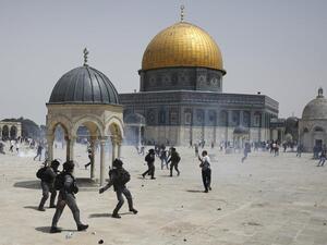 إسرائيل تعاود اقتحاماتها الاستفزازية للأقصى والمواجهات تتواصل بالضفة